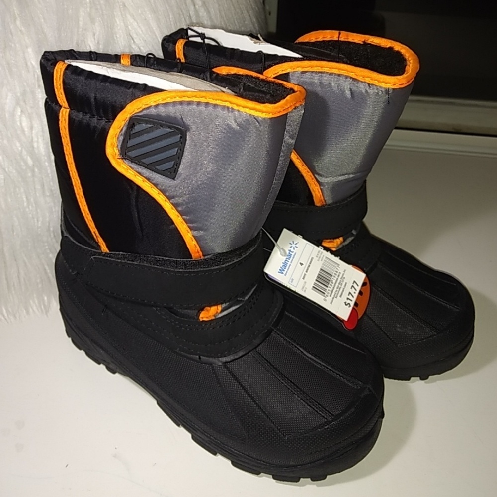 NWT Boys snow & rain boots